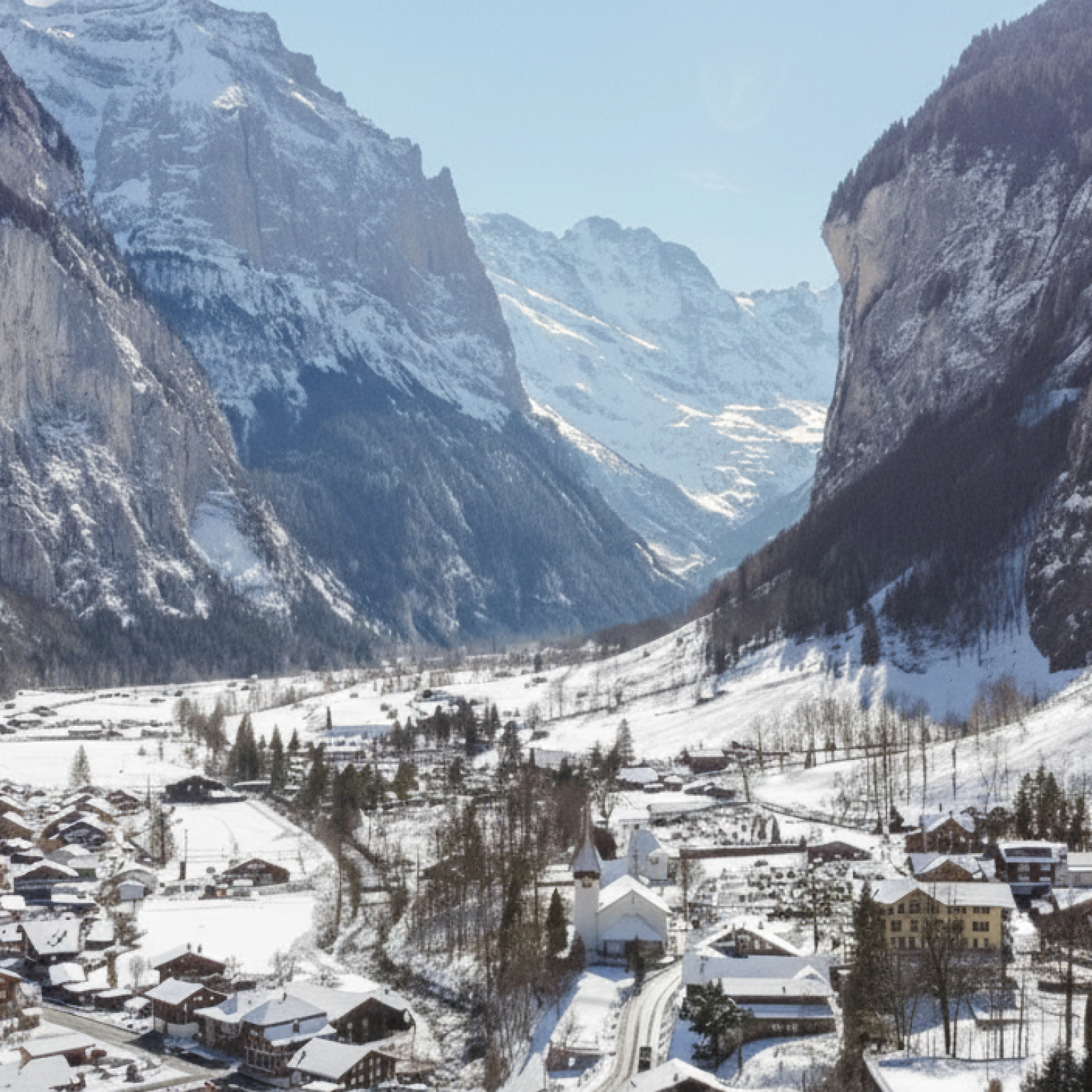 Lauterbrunnen-Valley-Winter1